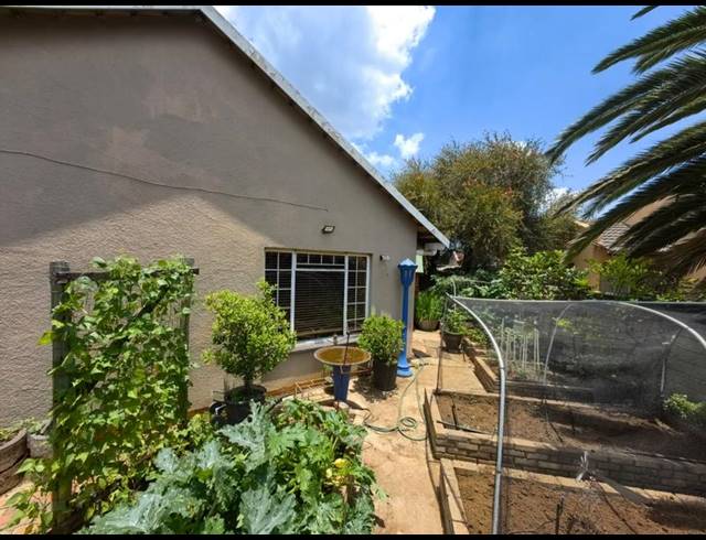 4 BEDROOM HOUSE FOR SALE IN VANDERBIJLPARK SE 6